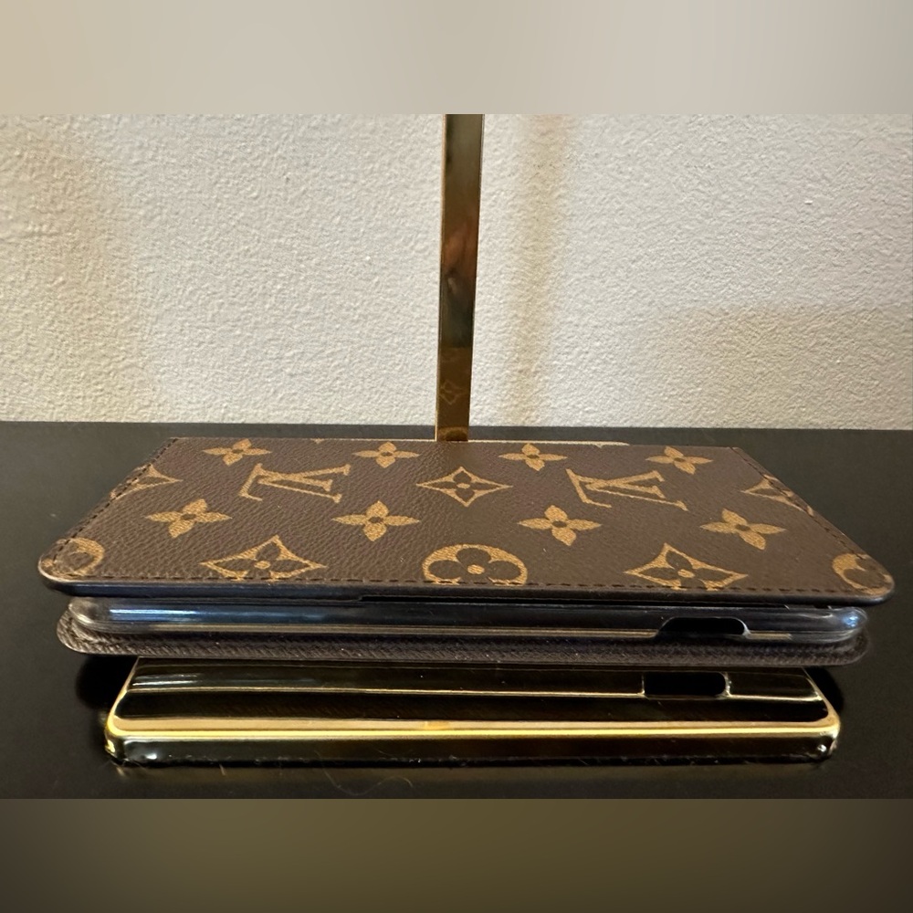 Louis Vuitton Monogram iPhone Case - Picture 4 of 9